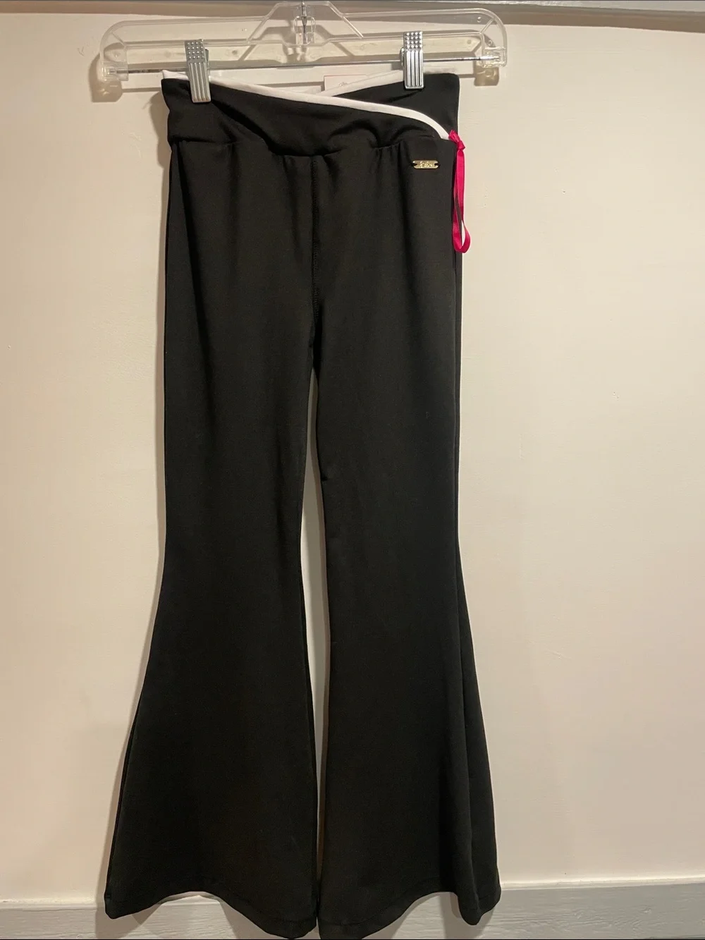 🔥NWT🔥Justice Black Flared Yoga Pants with Pink Drawstring